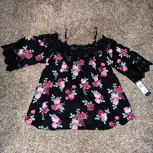 A. Byer Black w/Flowers Off Shoulder Shirt - Size Medium - NWT
